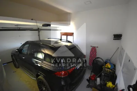 Rent, house, 140m², Velje Brdo, Podgorica - image 20