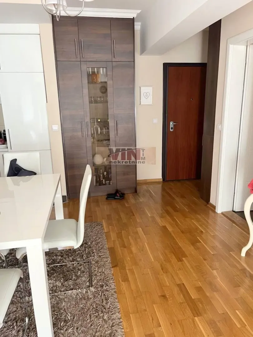 Prodaja, trosoban stan, 84m², Đeram Pijaca, Beograd