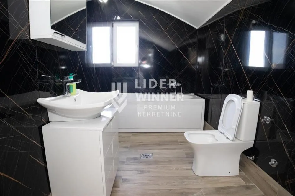 Rent, four bedroom apartment, 125m², Čukarica, Beograd