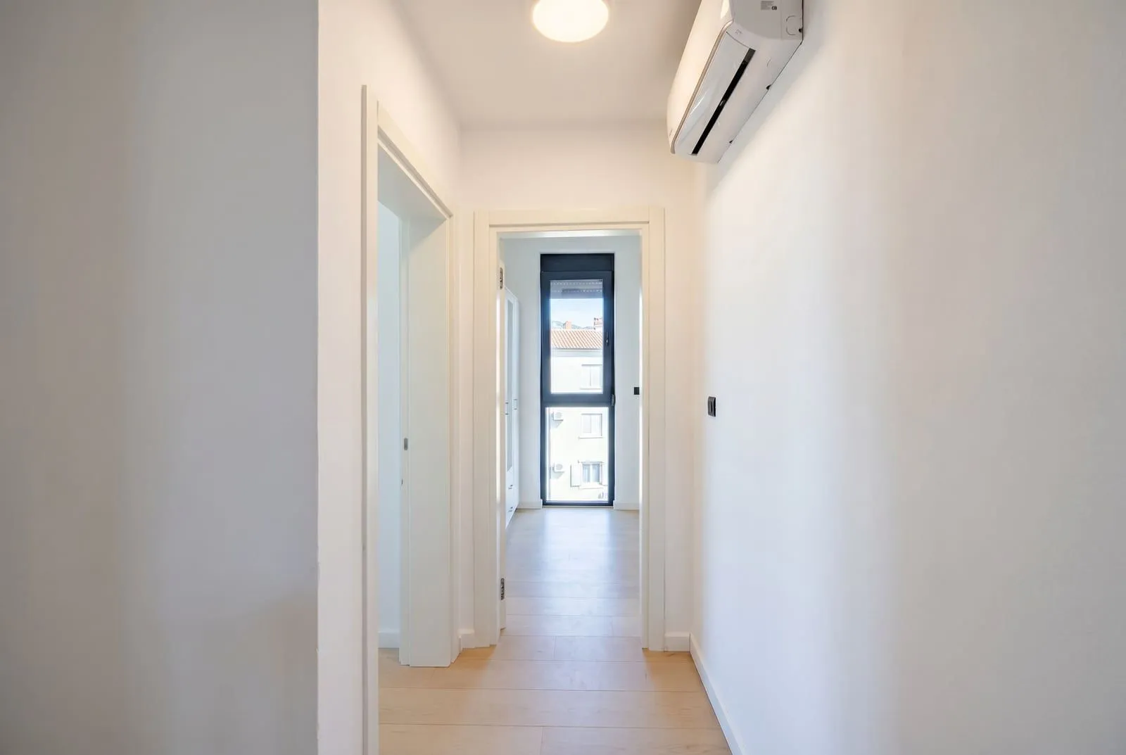 Prodaja, trosoban stan, 50m², Tivat, Crna Gora