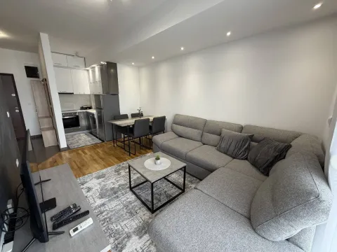 Izdavanje, jednosoban stan, 39m², Stari Aerodrom, Podgorica - image 9