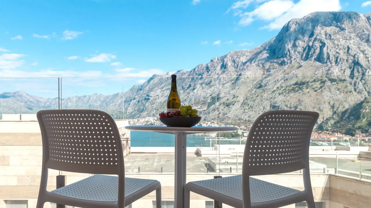 Sale, three bedroom apartment, 136m², Kotor, Crna Gora