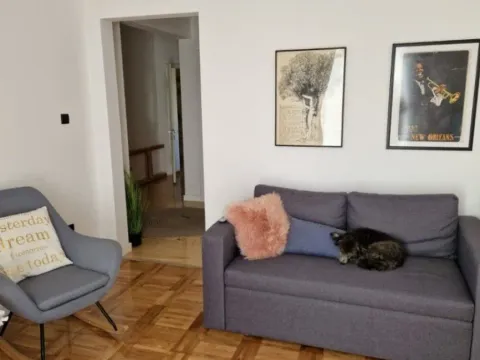 Izdavanje, jednosoban stan, 50m², Tivat, Crna Gora - image 2