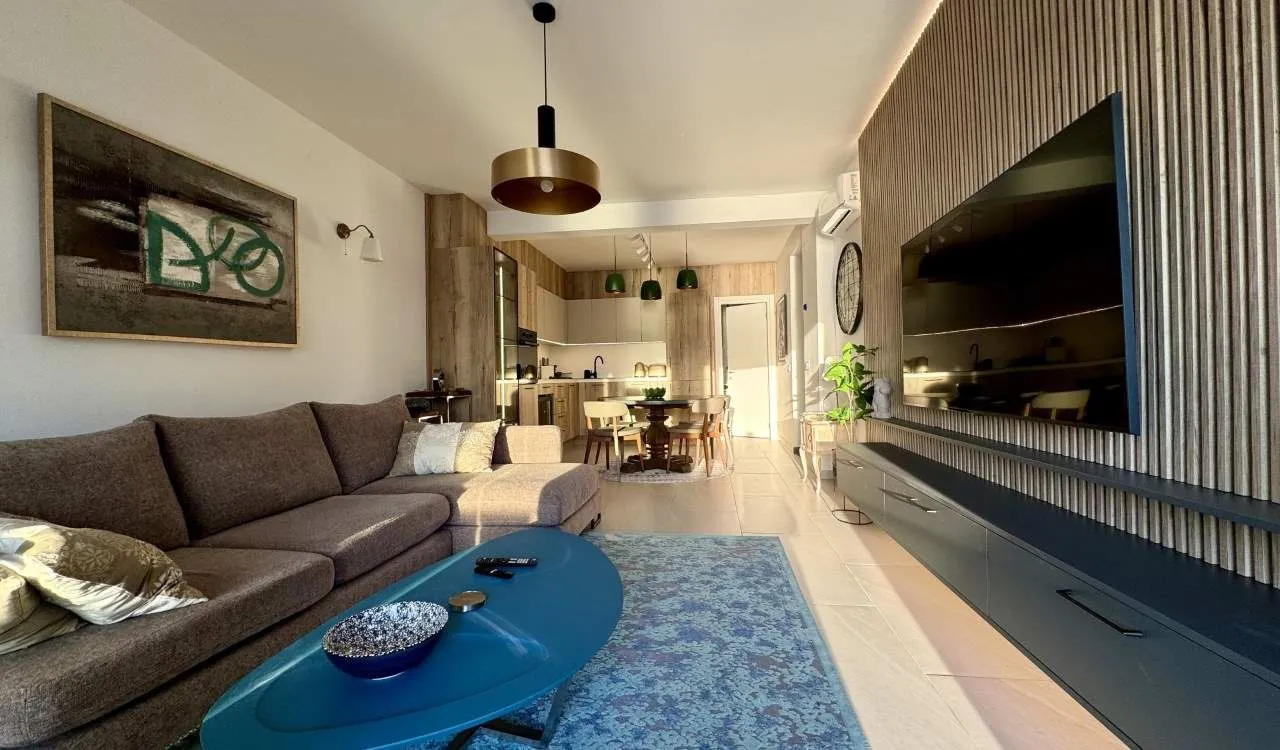 Izdavanje, dvosoban stan, 91m², Opatovo, Tivat