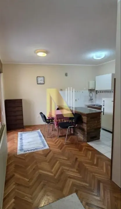 Izdavanje, jednosoban stan, 36m², Centar, Novi Sad
