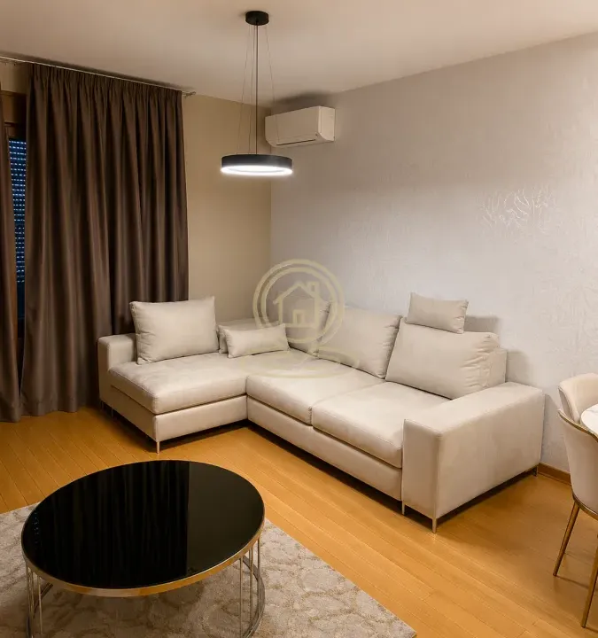 Rent, two bedroom apartment, 55m², Južni Bulevar, Vračar Sve Podlokacije