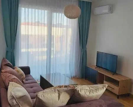 Rent, two bedroom apartment, 60m², Bečići, Budva - image 1