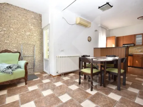 Rent, house, 250m², Stari Aerodrom, Podgorica - image 4