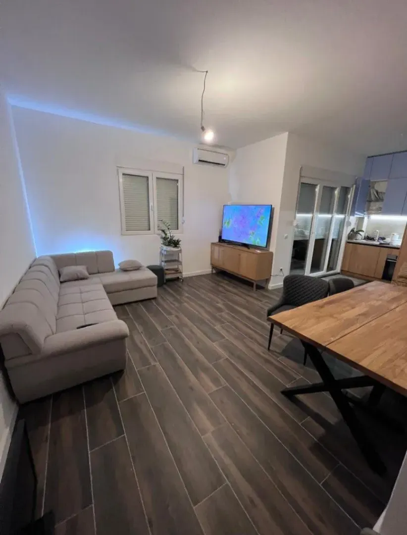 Prodaja, jednosoban stan, 45m², Radanovići, Kotor