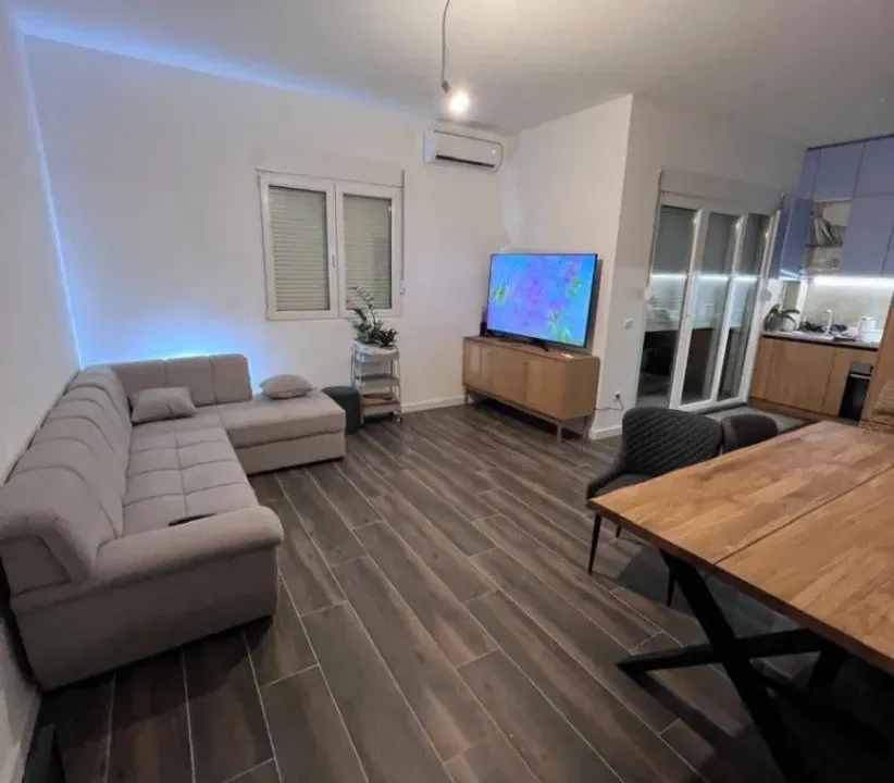 Prodaja, jednosoban stan, 45m², Radanovići, Kotor