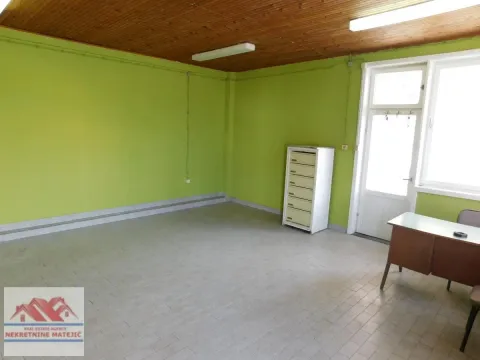 Izdavanje, poslovni prostor, 150m², Petrovac, Kragujevac - image 7