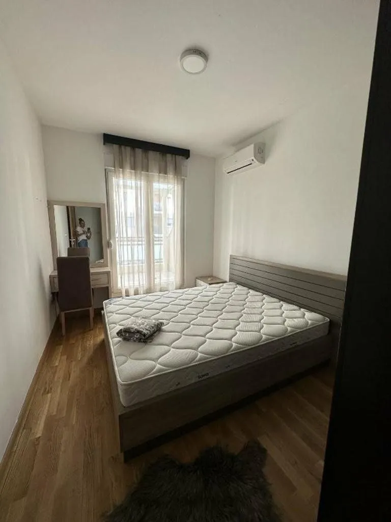 Izdavanje, dvosoban stan, 80m², City Kvart, Podgorica