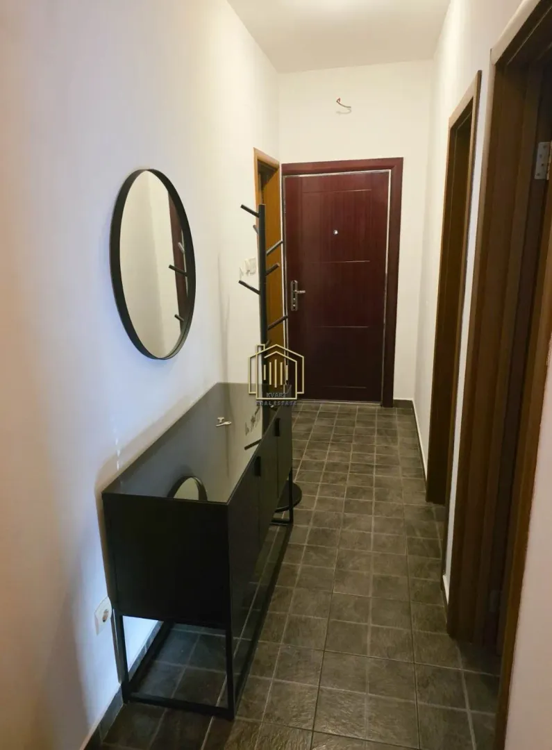 Izdavanje, dvosoban stan, 69m², Stari Aerodrom, Podgorica