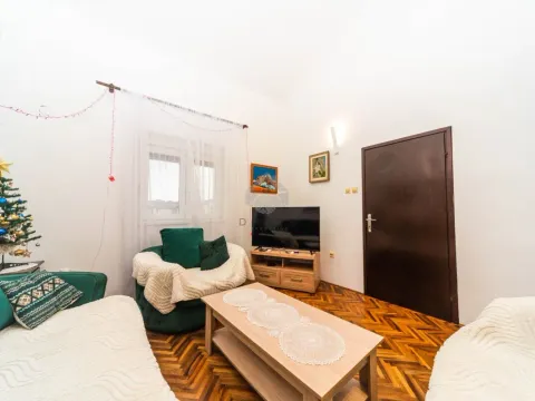 Rent, two bedroom apartment, 78m², Dalmatinska ulica, Podgorica - image 2