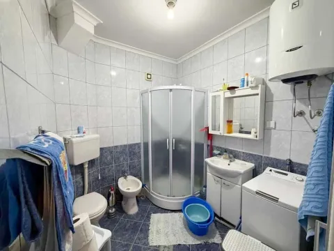 Prodaja, dvosoban stan, 83m², Momišići, Podgorica - image 9