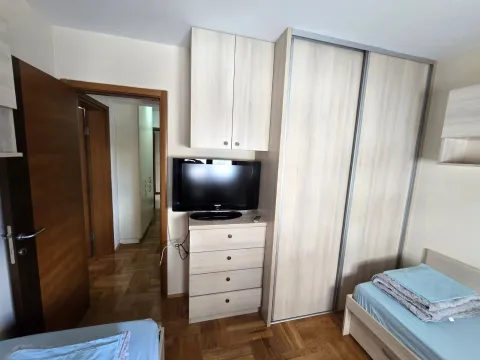 Rent, two bedroom apartment, 70m², Stari Aerodrom, Podgorica - image 12