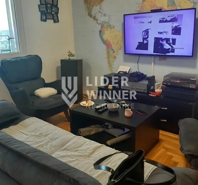 Prodaja, četvorosoban stan, 100m², Zemun Gornji Grad, Zemun Sve Podlokacije