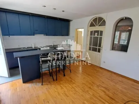 Rent, house, 200m², Čukarica, Beograd - image 18
