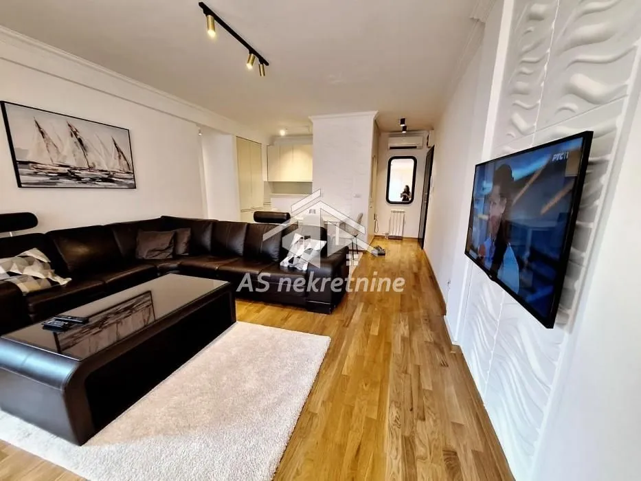 Izdavanje, stan, 67m², Đeram Pijaca, Beograd