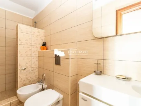 Prodaja, kuća, 201m², Topla, Herceg Novi - image 9