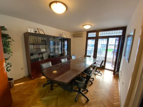 Sale, two bedroom apartment, 62m², Centar, Bar - image 1
