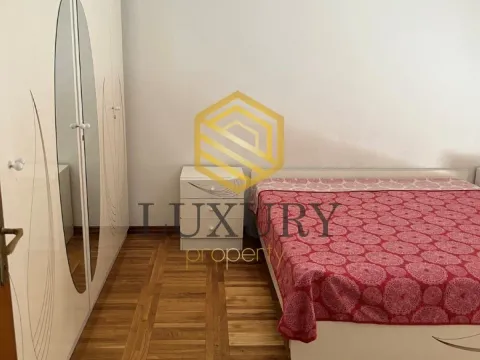 Izdavanje, kuća, 250m², Tološi, Podgorica - image 6