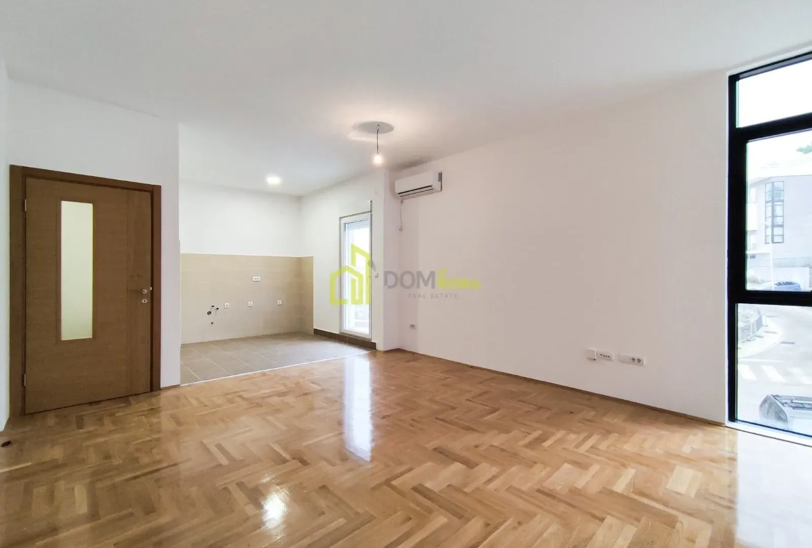 Izdavanje, jednosoban stan, 56m², Tivat, Crna Gora