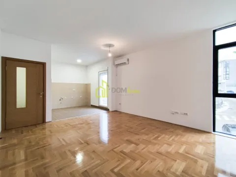 Izdavanje, jednosoban stan, 56m², Tivat, Crna Gora - image 1