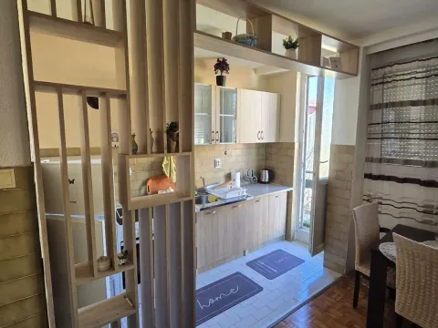 Rent, one bedroom apartment, 41m², Centar, Cetinje - image 7