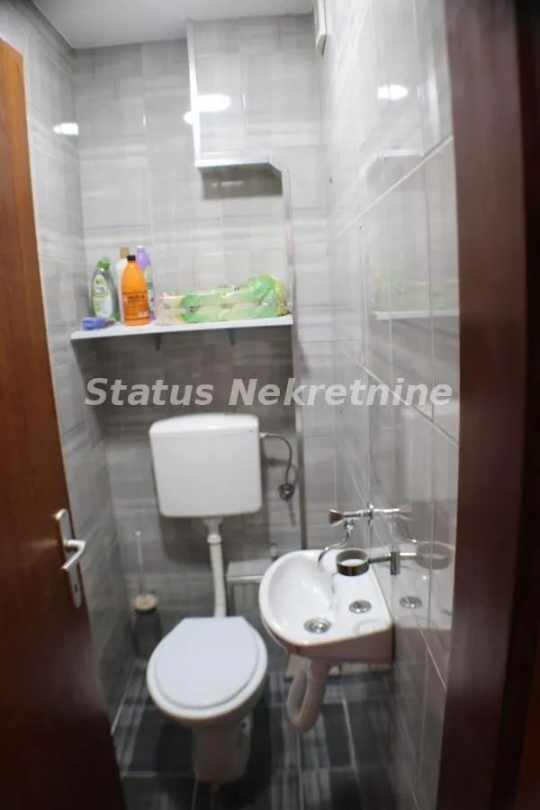 Izdavanje, trosoban stan, 70m², Stari grad, Novi Sad