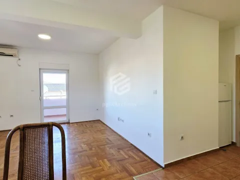 Prodaja, dvosoban stan, 74m², Drac, Podgorica