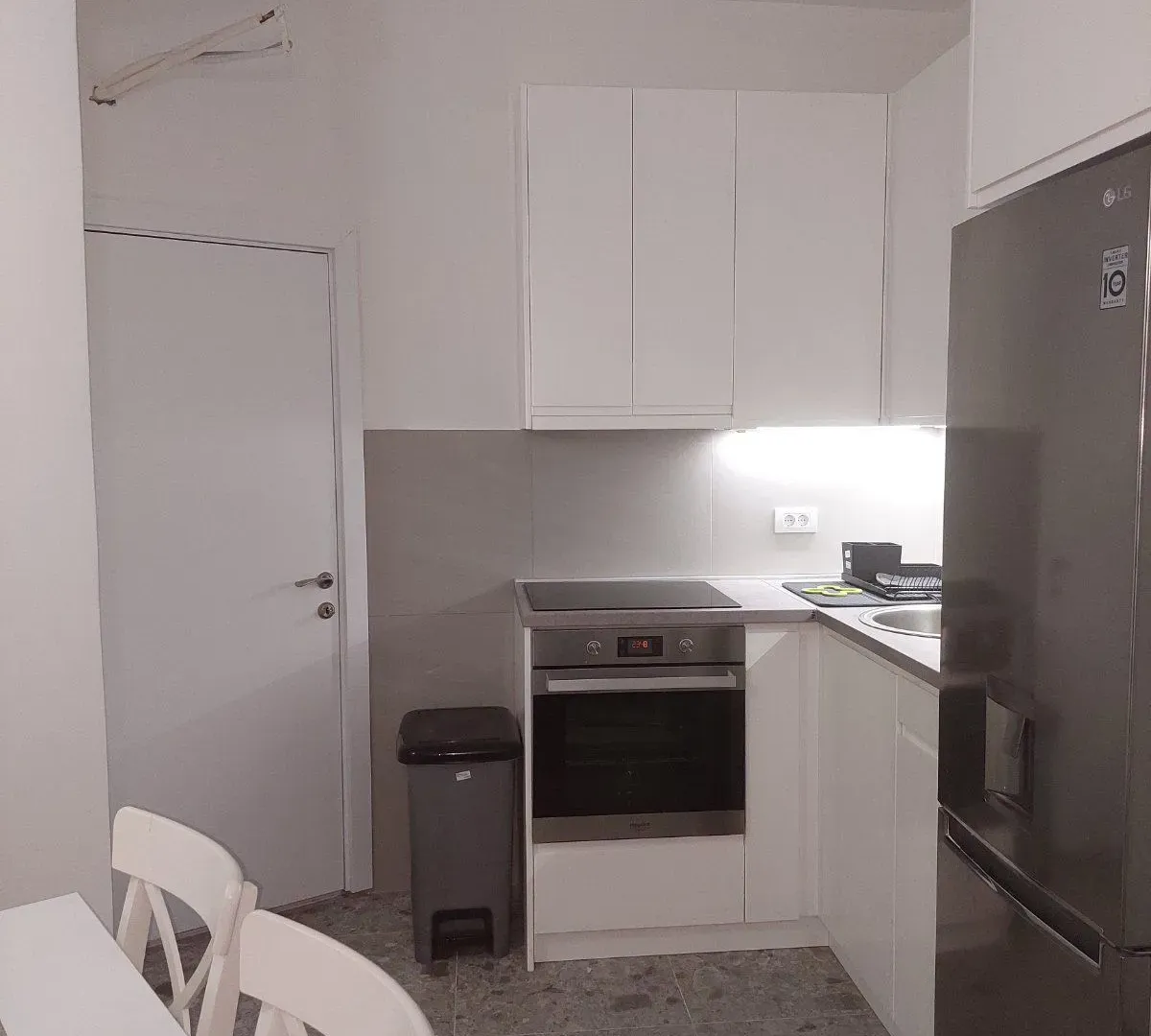 Izdavanje, jednosoban stan, 63m², Slovenska Plaža, Budva