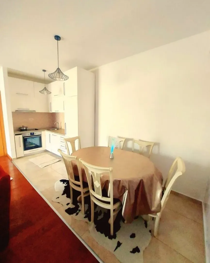 Izdavanje, dvosoban stan, 70m², Ljubović, Podgorica
