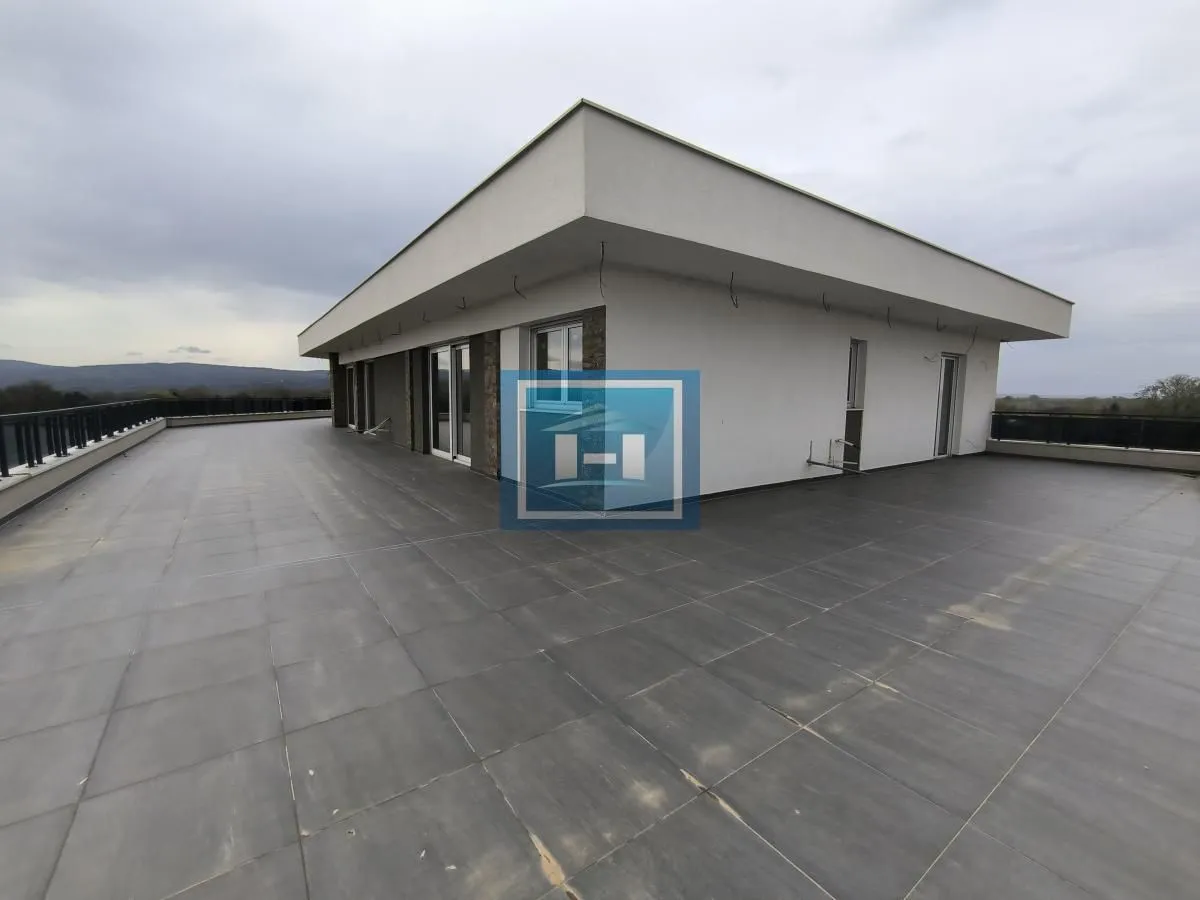 Sale, apartment, 500m², Centar, Ćuprija