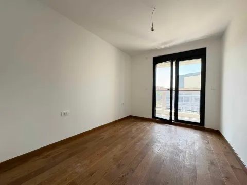 Prodaja, jednosoban stan, 49m², Tološka šuma, Podgorica - image 2