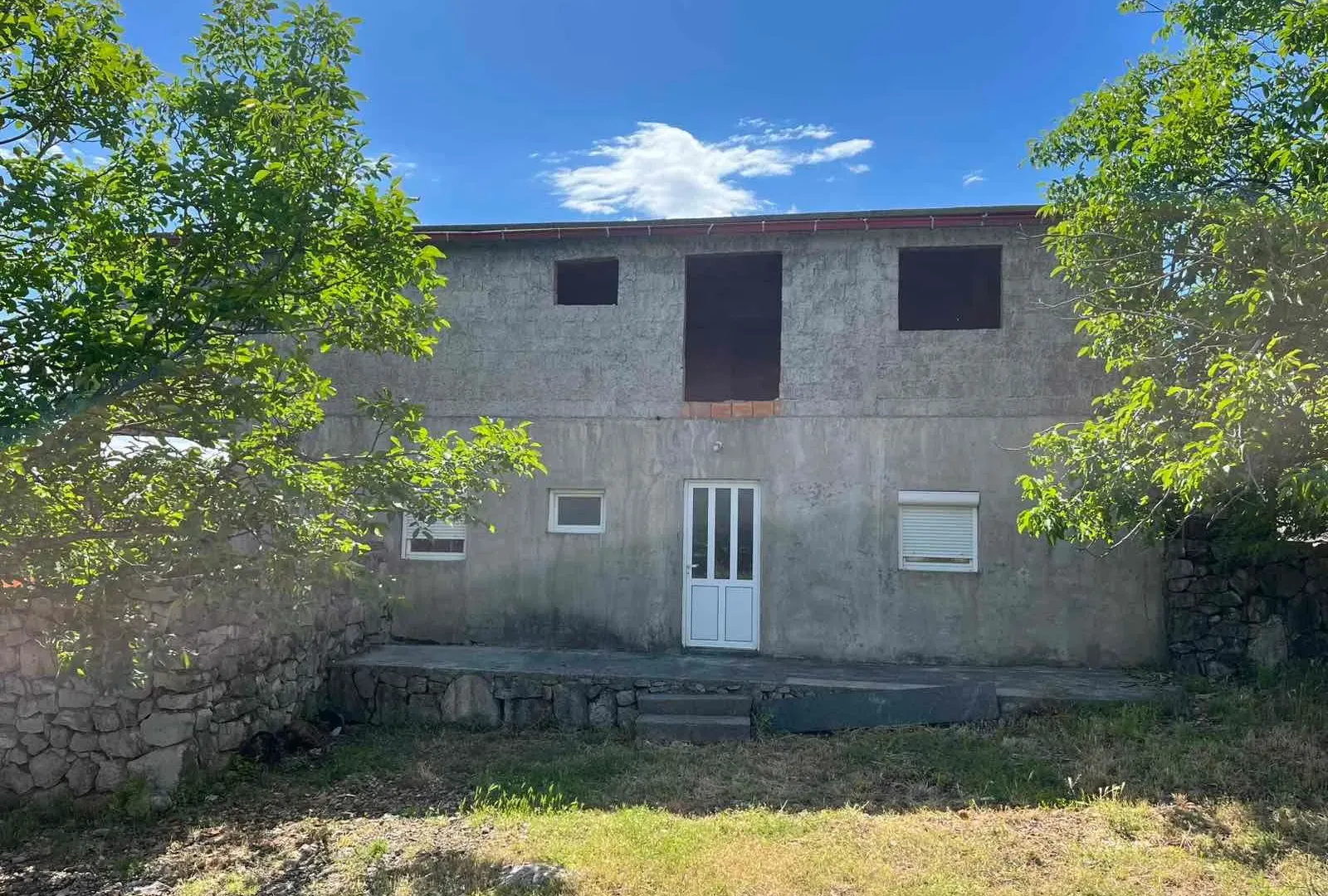 Izdavanje, kuća, 478m², Podgorica, Crna Gora