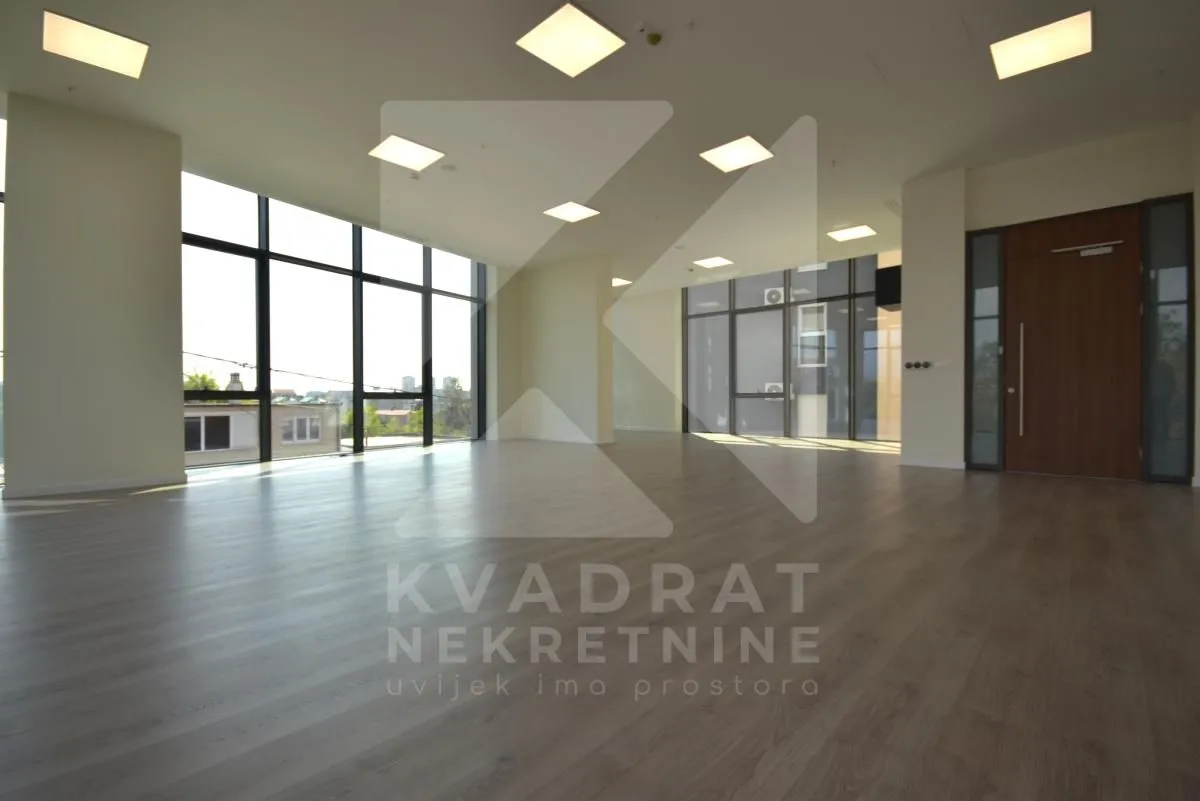 Rent, office space, 2542m², Centar, Podgorica