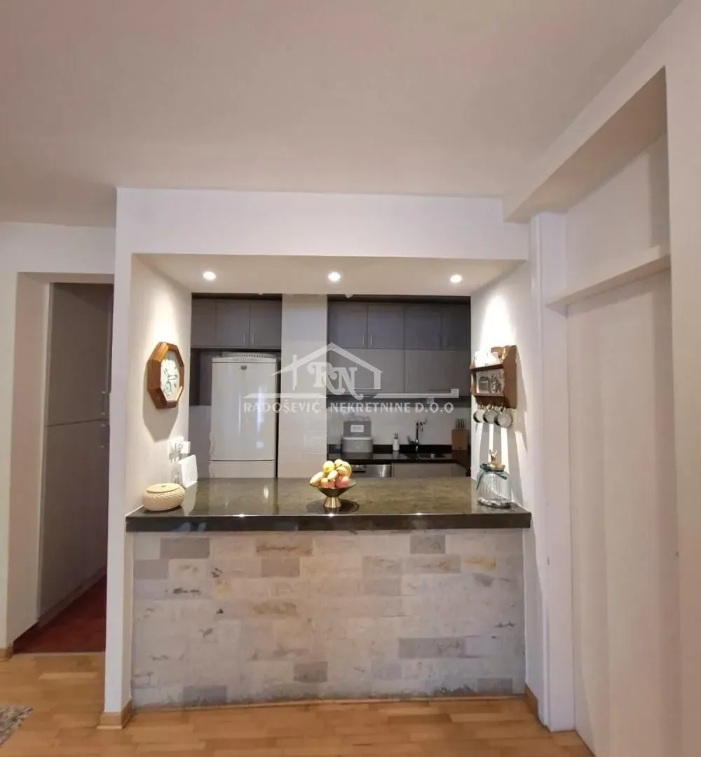 Prodaja, trosoban stan, 77m², Banjica, Voždovac Sve Podlokacije