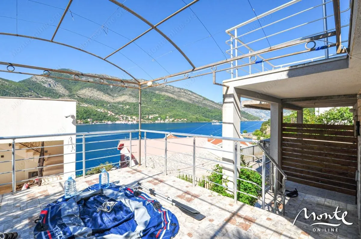 Prodaja, kuća, 110m², Lepetani, Tivat