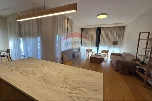 Izdavanje, trosoban stan, 140m², Kruševac, Podgorica