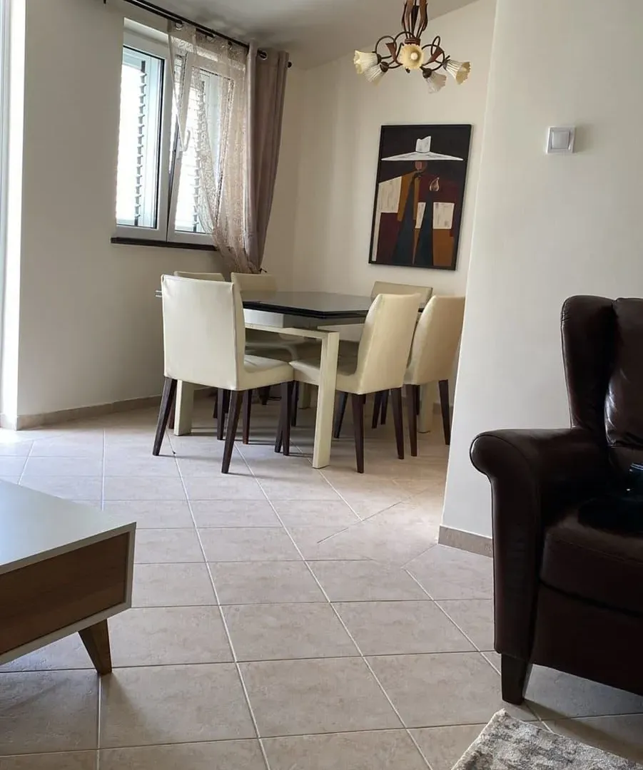 Izdavanje, trosoban stan, 114m², Masline, Podgorica