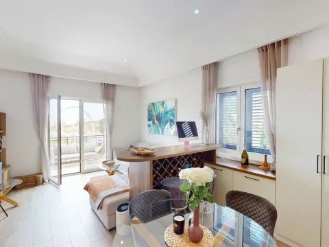 Prodaja, jednosoban stan, 59m², Luštica Bay, Tivat - image 1