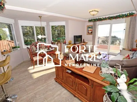 Sale, five bedroom apartment, 272m², Baošići, Herceg Novi - image 6