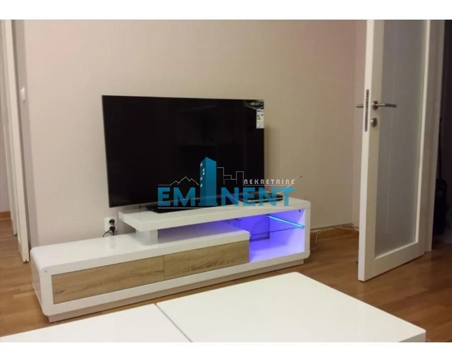Rent, four bedroom apartment, 105m², Novi Beograd Blok 67, Novi Beograd Sve Podlokacije