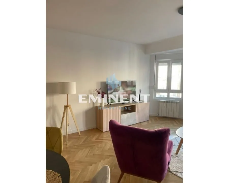 Izdavanje, dvosoban stan, 51m², Savski Venac, Beograd