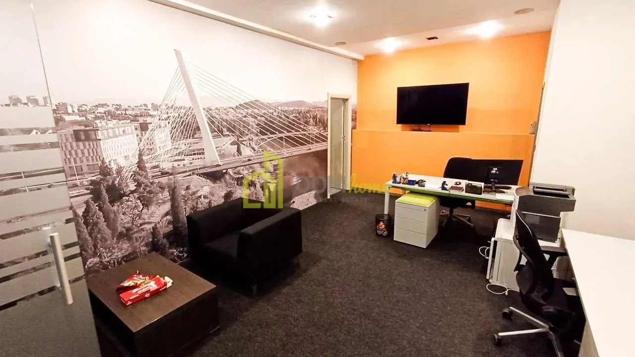 Izdavanje, poslovni prostor, 60m², Preko Morače, Podgorica