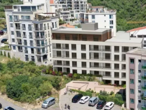 Sale, two bedroom apartment, 61m², Bečići, Budva - image 1