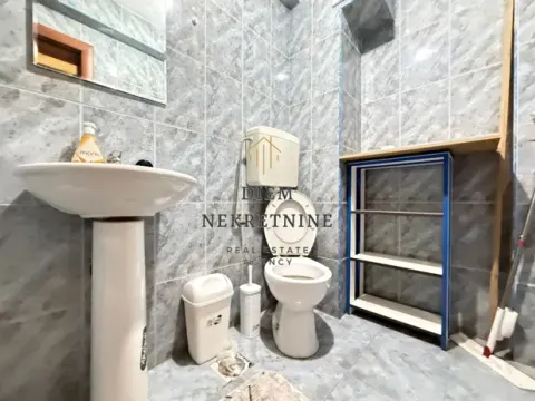 Izdavanje, trosoban stan, 80m², Krivi Most, Podgorica - image 2