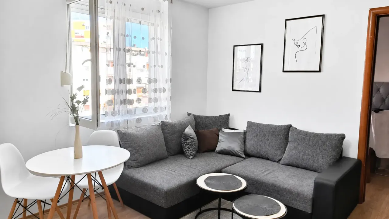 Izdavanje, jednosoban stan, 15m², Centar, Podgorica