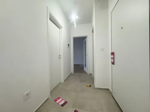 Sale, two bedroom apartment, 65m², Stari Aerodrom, Podgorica - image 10